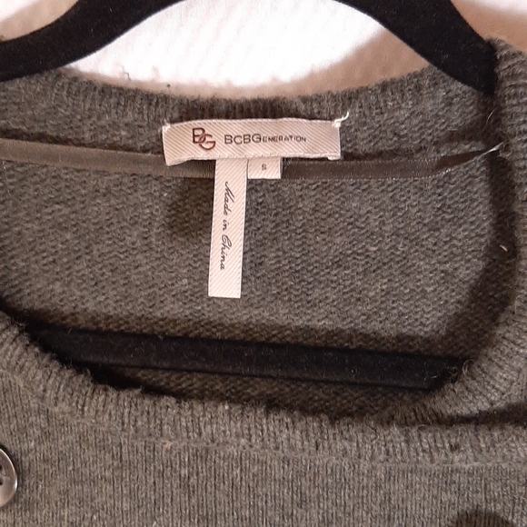 BCBGENERATION Sweater Jacket Long Sleeve Button Up Dark Olive Women's Size Small - Picture 7 of 9